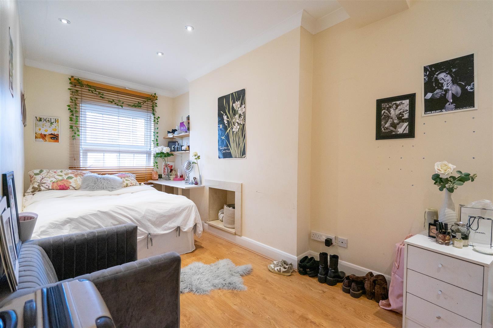 Image 11 of 17
